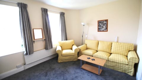  Apt 6 - Living Room