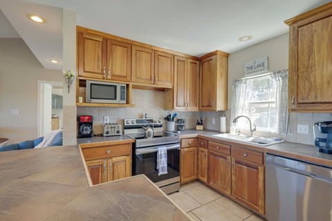 Kitchen | Fully Equipped & Well Stocked | Cooking Basics
