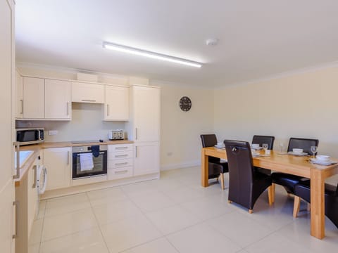 Kitchen/diner | 2 Dawson Park - Dawson Holiday Homes, Mablethorpe