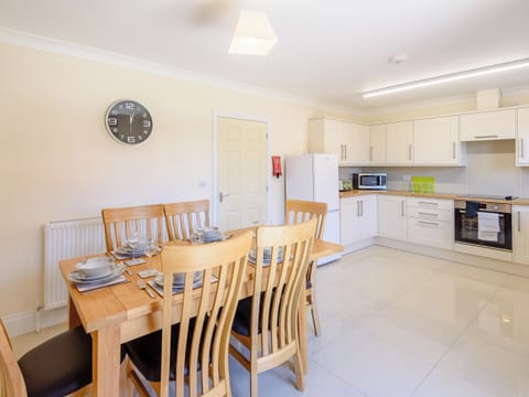 Kitchen/diner | 6 Dawson Park - Marian Avenue Properties, Mablethorpe