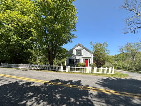 Unique Antique near many Beaches! 
