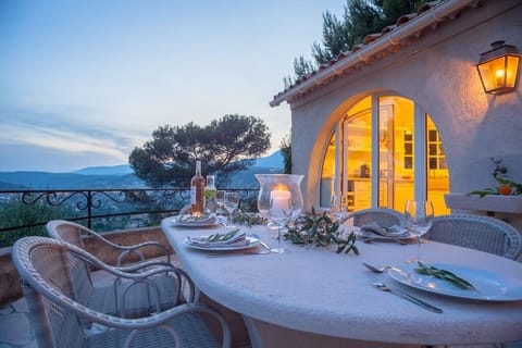 L'ambiance extérieur après le coucher de soleil (1)