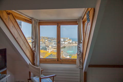 Attic studio with panoramic views in holiday cottage
