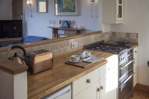 Holiday cottage with a sea view from the kitchen.