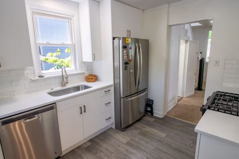 Main Level | Kitchen