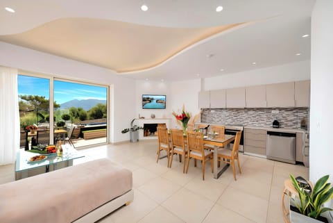 Canes Villa | HotelPraxis Group