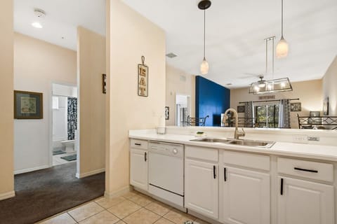 107NewProvidencePromenade-08