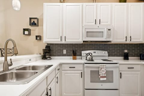 107NewProvidencePromenade-09