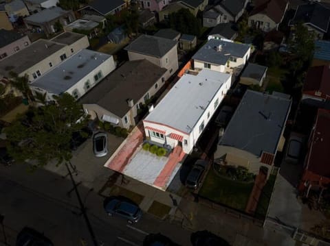 Two homes: Main house 3/2 & guest house 2/1