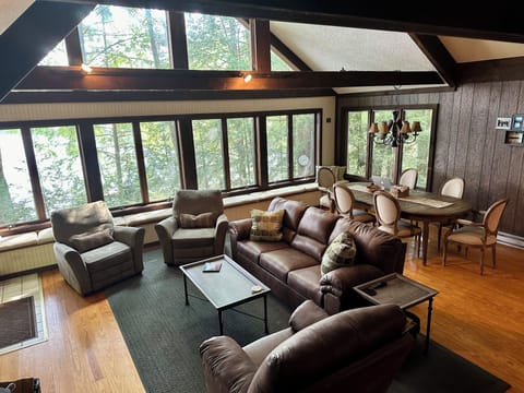 Living room/dining room w/ lake views