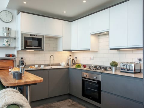 Kitchen | Bullen’s Rock, Ilfracombe