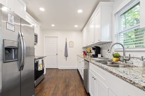 Gorgeous Remodeled Chef's Kitchen! Perfect for preparing family meals