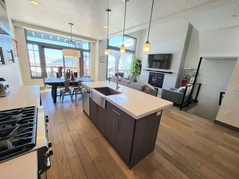 Kitchen, yes with a VIEW!