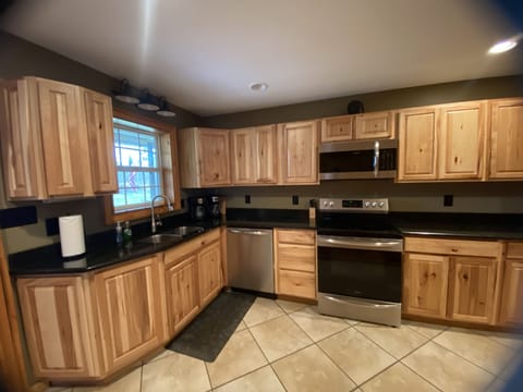 Kitchen - stainless steel appliances, dishwasher