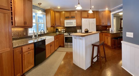 Fully stocked kitchen for all your cooking and baking needs