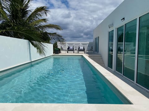 Private pool on the third floor 