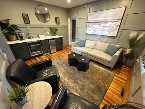 Common Area Lounge & Coffee Station