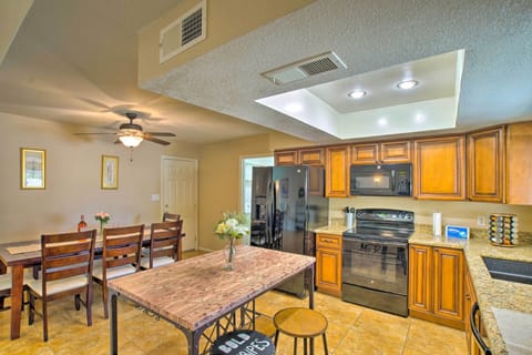 Fully Equipped Kitchen | Drip Coffee Maker | Ice Maker