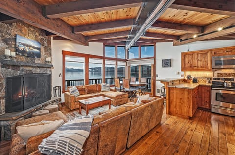 Open great room facing the lake! Welcome to The Sanctuary at Star Harbor!