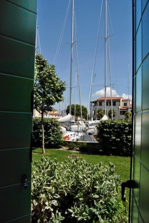 Residence Maestrale - Villaggio dell'Orologio - garden overlooking Marina