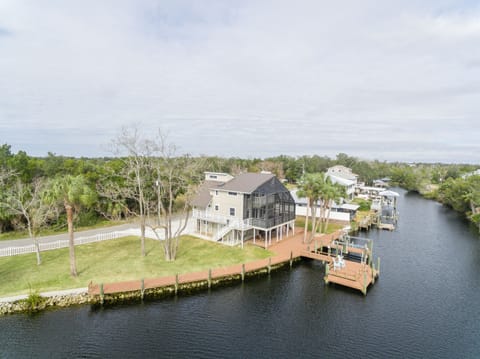 Large Canal Front Lot - over 200ft of dockage!