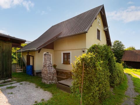 Grass, Building, Green, House, Home, Roof, Cottage, Residential Area, Architecture
