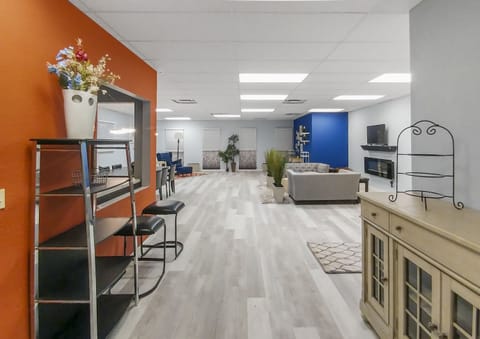 It is a big open space. That has been tastefully decorated. 