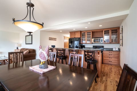 Serve a delicious meal | Main Level