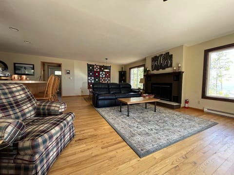 Open concept living, dining and kitchen.