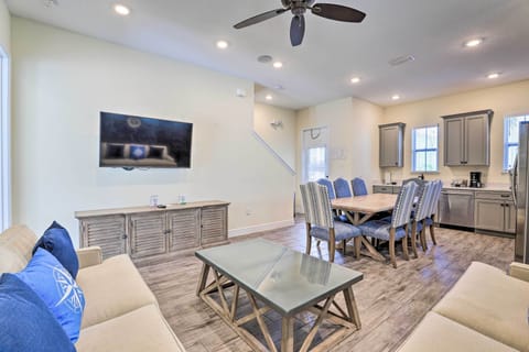 Main Living Space | Smart TV | Central Air Conditioning