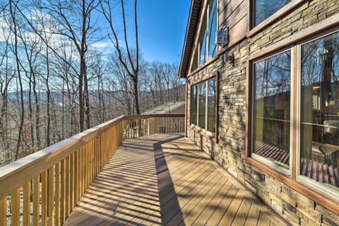 Massanutten Vacation Rental | 4BR | 3BA | 2 Stories | Stairs Required