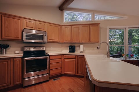 High-quality cookware/dishes to prepare meals for 12!