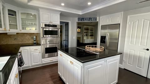 All Stainless Steel Appliances w/ Large Walk-In Pantry