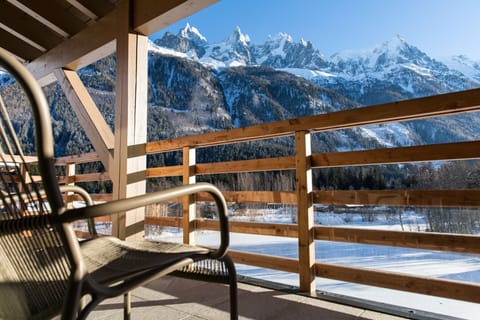 Panoramic mountain views