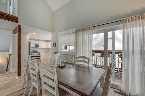 Room for all in the spacious Dining Area.