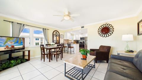 SouthBeach608LivingRoom(2)
