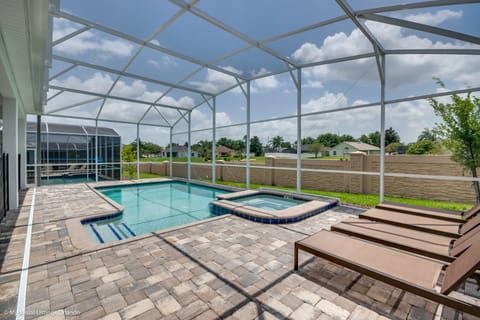 Beautiful 9 bed 5 bath villa located in Champions Gate Resort