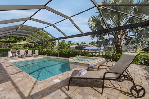 Enjoy the electric-heated pool & spa