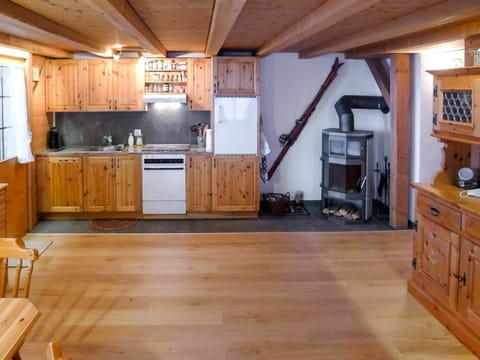 Cabinetry, Furniture, Countertop, Drawer, Kitchen, Wood, Building, Home Appliance, Flooring, Kitchen Appliance