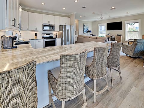 Breakfast Bar - Seats 4