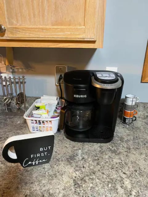 keurig k-duo essentials single serve & carafe coffee maker + Stovetop Espresso 