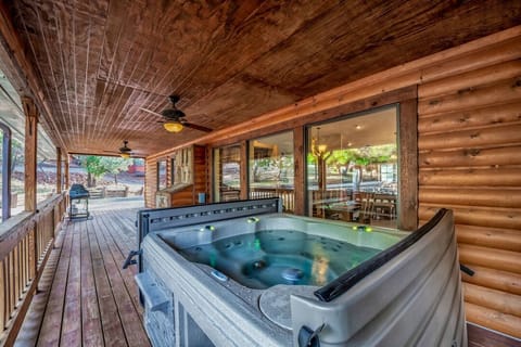 Hot tub off of side deck