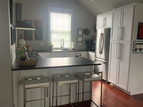 Full size kitchen