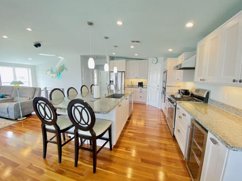 LARGE KITCHEN WITH EVERYTHING YOU NEED TO HAVE THE BEST VACATION EVER!