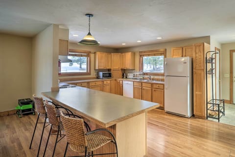 Kitchen | Dishware/Flatware