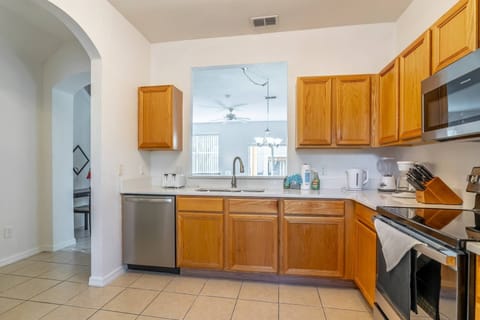 Fully Stocked Kitchen with Everything You Need to Make a Great Meal!