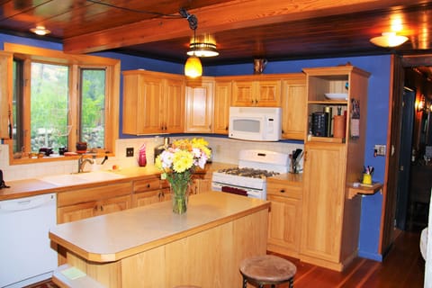 " I could go on and on, but you really have to experience the home"
Jacob G