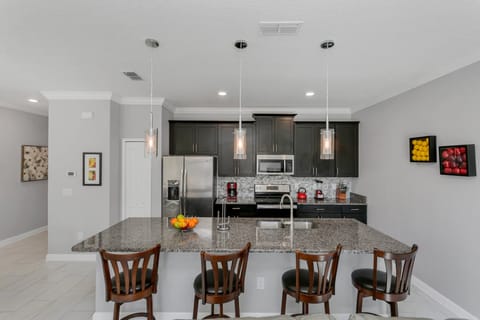 4886RomeoCir,StoreyLake_10