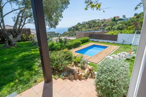 Te Imaginas tus vacaciones aquí, nadando, disfrutando y jugado con tus hijos en esta piscina privada de Agua Salada. ¡Ven y vívelo!