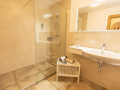 Tevini - Glocknerblick - Tevini Alpine Apartments by we Rent Apartment in Zell am See